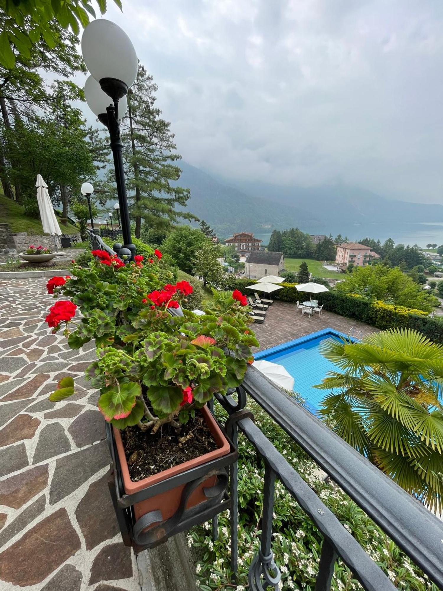 Hotel Miralago Wellness - Adults Only 몰베노 외부 사진